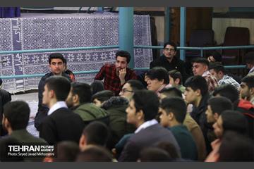 نشست صمیمانه شهردار تهران با دانش آموزان بسیجی سراسر کشور 12