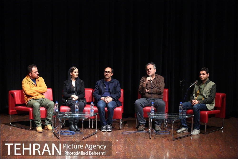 نشست نقد و بررسی فیلم لاک قرمز در فرهنگسرای ارسباران‎ 1