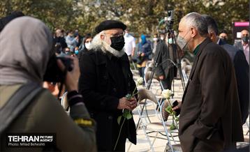 مراسم تشییع پیکر مرحومه ایران درودی هنرمند نقاش 8