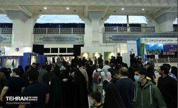 بازدید هنرمندان پیشکسوت و وزیر ارشاد از نمایشگاه قرآن 15