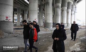 بازدید دانشجویان از پروژه مقاوم‌سازی پل تقاطع بزرگراه همت و رودخانه کن 7