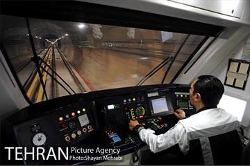 شبگردی اصحاب رسانه در خط 7 مترو تهران 44