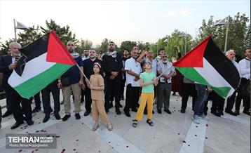 اهتزاز بزرگترین پرچم فلسطین جهان در تهران 16