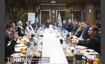 دیدار شهردار منطقه 9 با هیئت سرمایه گذار سنگاپوری 31