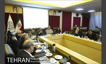 نشست هم اندیشی مشترک اعضای شورای اسلامی شهر و شهردار با حضور اعضای هیت علمی کنفرانس بین المللی ترافیک 17