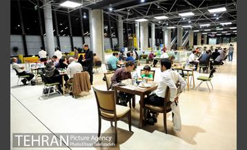 شبگردی اصحاب رسانه در باغ کتاب تهران 27