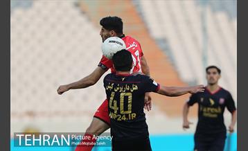 دیدار تیم های فوتبال پرسپولیس و نساجی  4