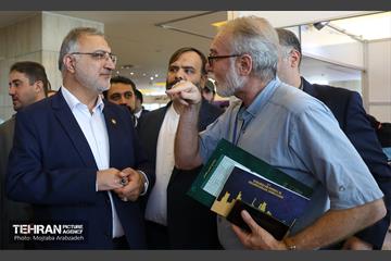 بازدید شهردار تهران از نمایشگاه بین المللی فرصت های سرمایه گذاری پایتخت
