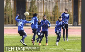 دیدار تیم‌های فوتبال بانوان البرز و سپاهان 3
