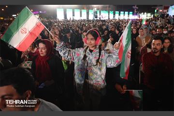 رویداد «شب ایران» در میدان انقلاب اسلامی 48