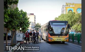 پویش سه شنبه های بدون خودرو در منطقه 8