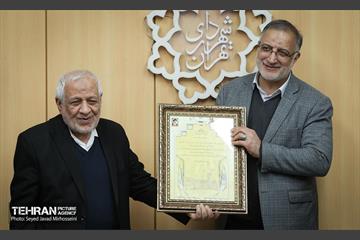 دیدار شهردار تهران با جمعی از زندانیان انقلابی سال ۵۷ 3