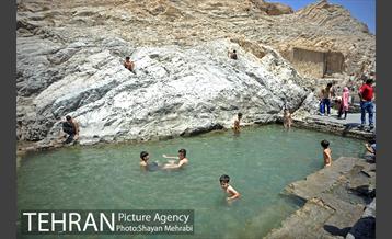 جاری‌ شدن آب در چشمه‌علی 32