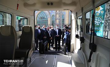 بـازدید شهردار تهران از اتوبوس‌های برقی و ون‌های ویژه جانبازان و معلولان 16