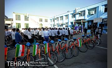 طرح اعطای دوچرخه شهری توسط شهردار تهران به دانش آموزان 24