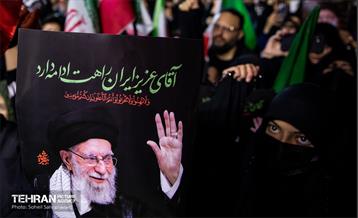 مراسم عزاداری شهادت رهبر انقلاب اسلامی در میدان ولیعصر(عج)
