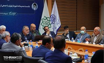 نشست صمیمانه شهردار تهران با جمعی از خیرین حوزه سلامت 10