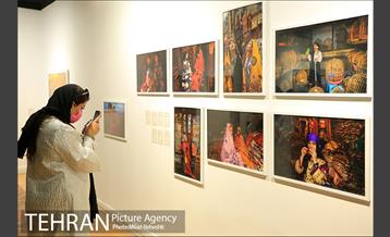 نمایش عکس «زیبایی در جنگ» 12