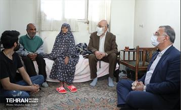 دیدار شهردار تهران با نخبگان و خانواده های شهدای منطقه 14