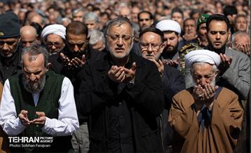 اقامه نماز جمعه در مصلی امام خمینی(ره) در تهران 12
