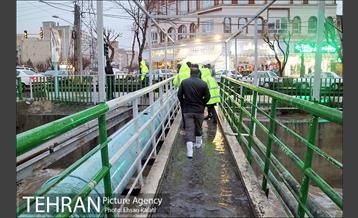 بازدید مدیران شهری از لایروبی و رسوب زدایی شبکه جمع آوری آبهای سطحی 32