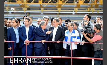 بازدید معاون اول رئیس جمهور به همراه شهردار تهران از کارخانه واگن‌سازی تهران 35