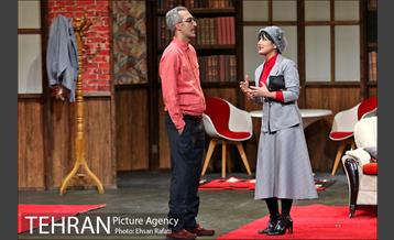 نمایش یک ساعت آرامش در تماشاخانه ایرانشهر 17