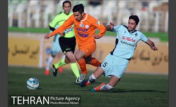 دیدار سایپا و پیکان در لیگ برتر فوتبال