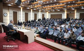 نشست صمیمانه شهردار تهران با مسئولین پایگاههای بسیج دانشجویی تهران 18