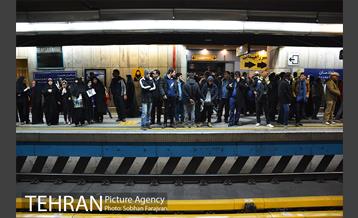 خدمت رسانی مترو در راهپیمایی 22 بهمن 16