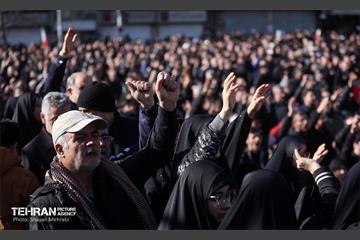 اجتماع مردم تهران در پی شهادت رهبر انقلاب - 1 69