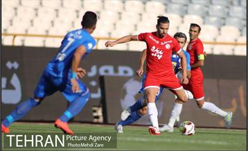 دیدار تیم‌های فوتبال استقلال و پدیده 11