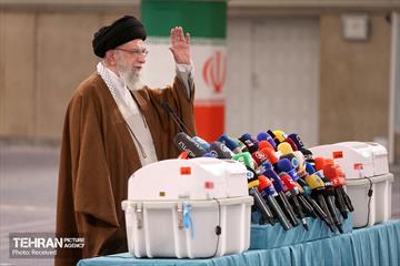 حضور رهبر انقلاب در دور دوم انتخابات مجلس شورای اسلامی 9