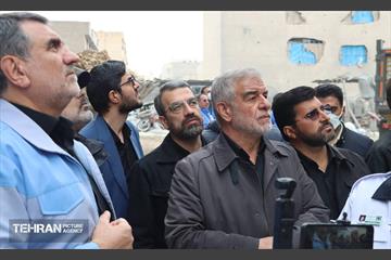 بازدید نمایندگان مجلس از نقاط آسیب دیده از جنگ در منطقه۴ 10