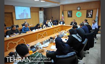 نشست ناصر امانی معاون برنامه ریزی توسعه شهری و امور شورا 9