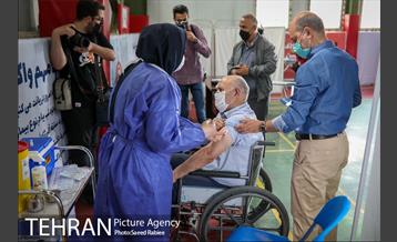 آغاز به کار اولین مرکز تجمیعی واکسیناسیون کرونا در غرب تهران 11