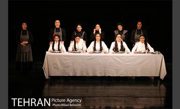 نمایش خانه برنارد آلبا 18