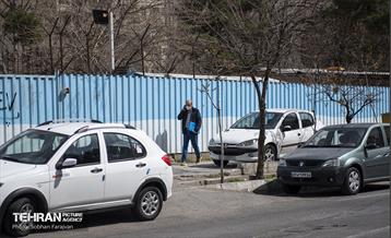 بی قانونی؛ تعرض به حریم پیاده راه 8