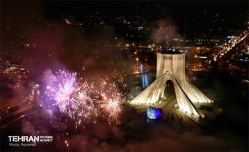 نورافشانی میدان آزادی در حمایت از تیم ملی 14