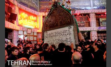 آیین نخل گردانی در تکیه های شمیران 3