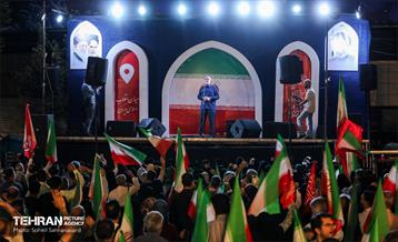 سخنرانی شهردار تهران در تجمع شبانه میدان انقلاب