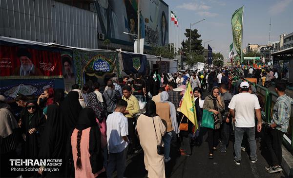 مهمانی ۱۰ کیلومتری عید غدیر در تهران - 3 81