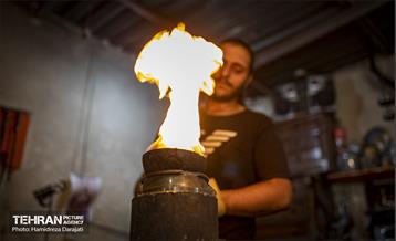 ساخت علم و کتل کاملا دست‎ساز است و منحصر به ایام منتهی به ماه محرم نمی‏شود