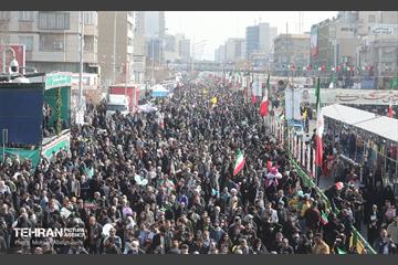 راهپیمایی ۲۲ بهمن در تهران - ۲ 17