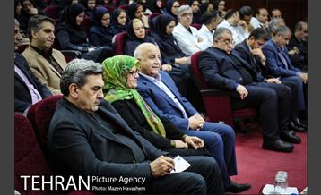 آیین کاشت درخت در بیمارستان شریعتی توسط شهردار تهران 10