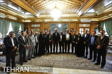 اولین جلسه محمد علی افشانی در دفتر شهردار تهران 24