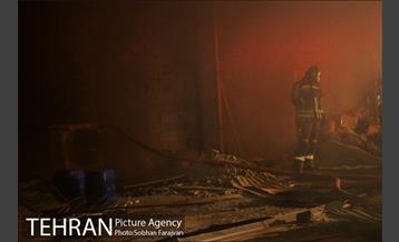 آتش سوزی انبار لوازم خانگی در خیابان 17شهریور 15
