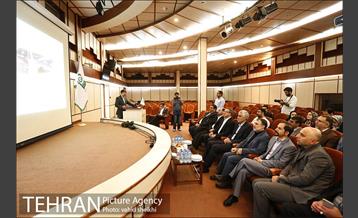 بازدید شهردار تهران از کارخانه نوآوری 4