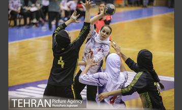 دیدار تیم های هندبال سپاهان و اشتادسازه 12