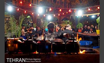 موکب هیئت الرضا(ع) در میدان حسن آباد 17